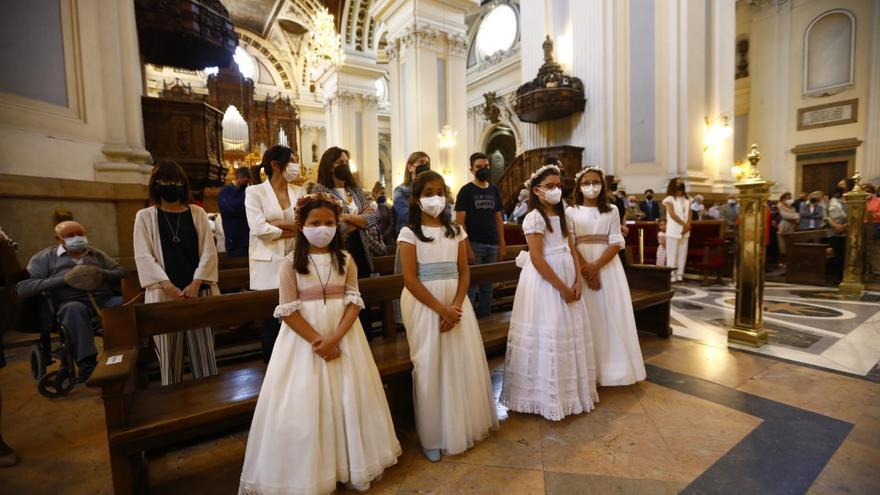 La Basílica del Pilar celebra el Corpus Christi con una misa y una pequeña procesión en las naves laterales