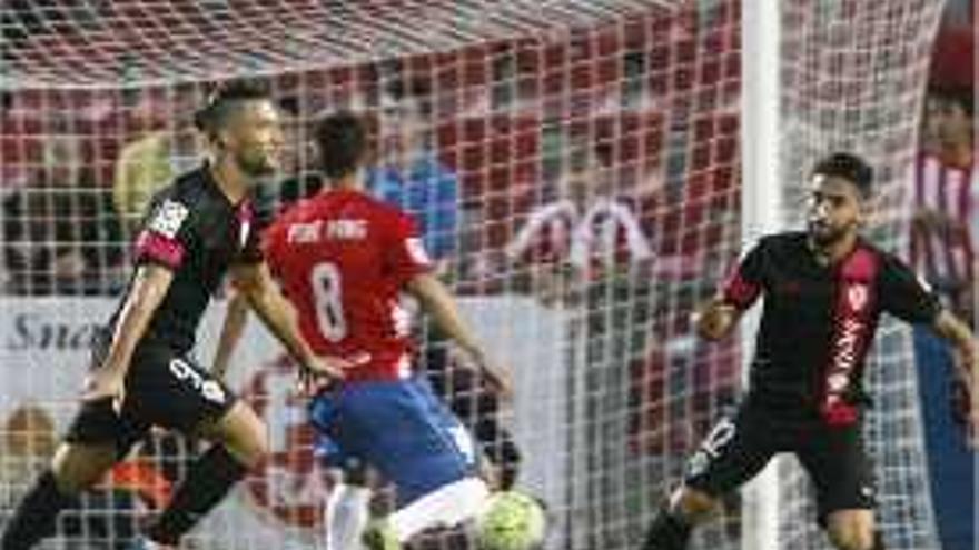 El gol de penal de Quique va complicar el partit contra l&#039;Almeria.