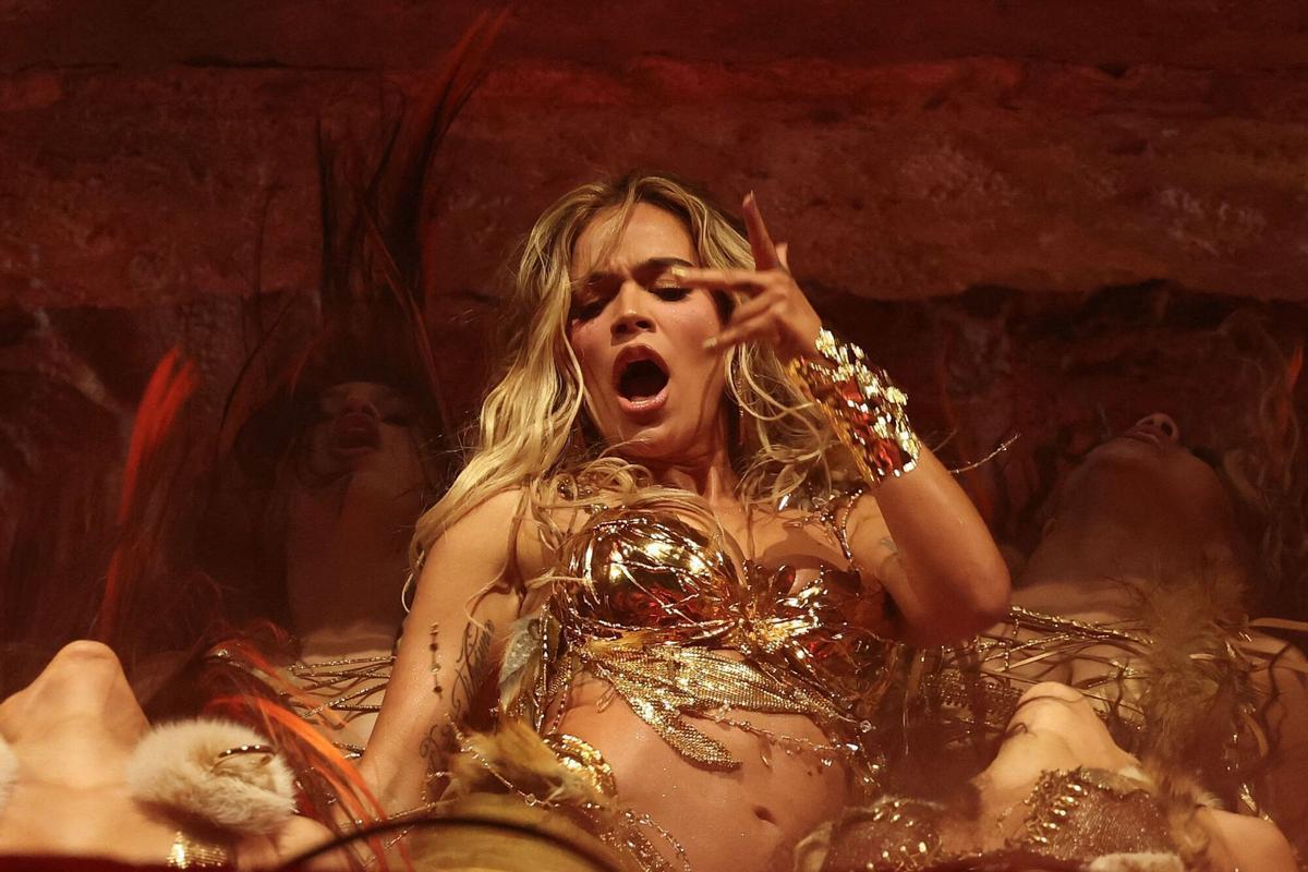 La artista colombiana Karol G, durante su concierto en Coachella, este 12 de abril en Indio (EEUU).