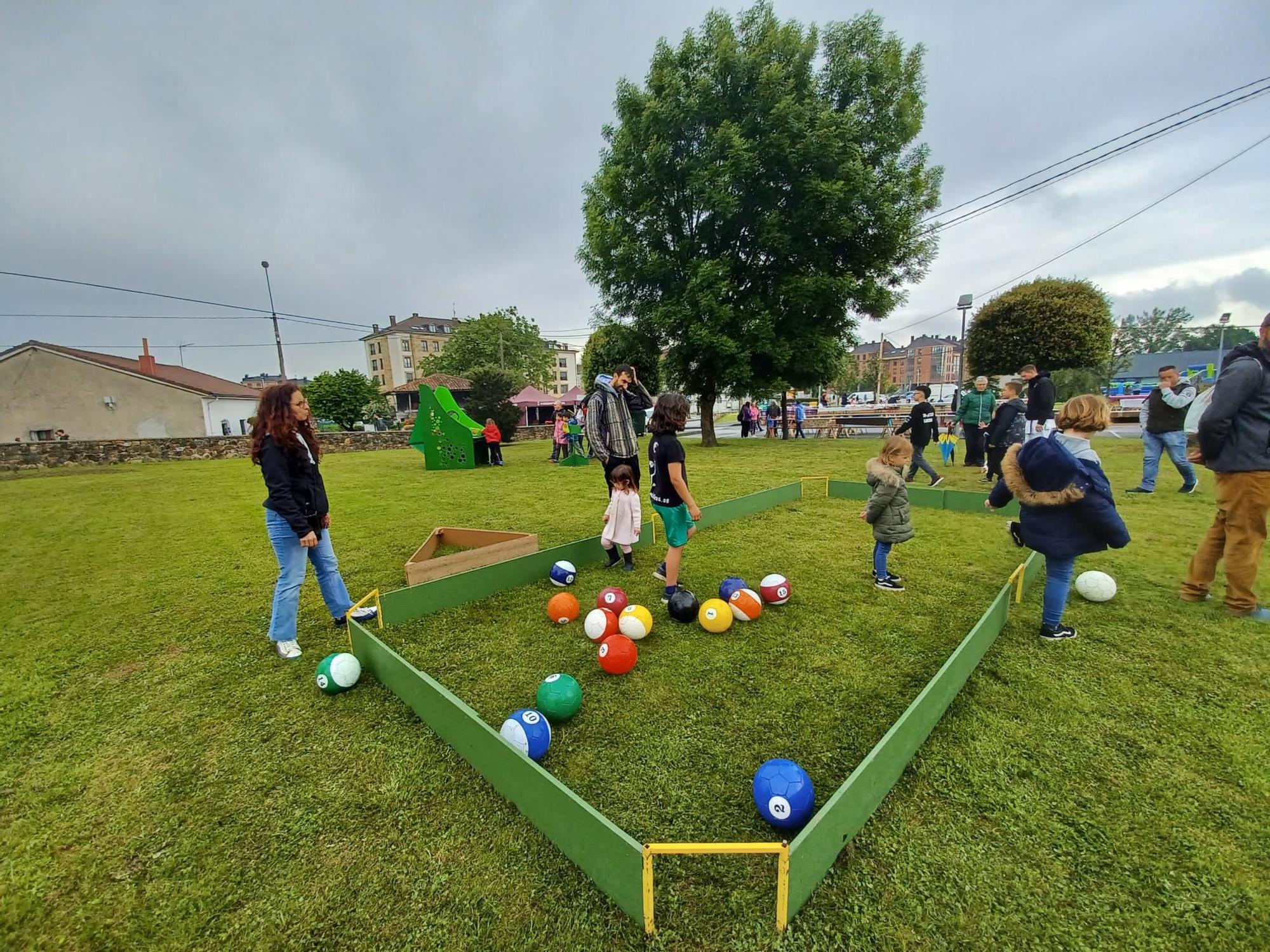 Llanera, paraíso de las familias: así está siendo la gran fiesta en los jardines de la Casa de Cultura de Lugo