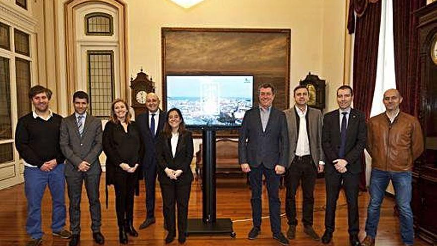 Presentación de la San Silvestre Coruña, ayer en el Concello, con sus organizadores y principales patrocinadores.