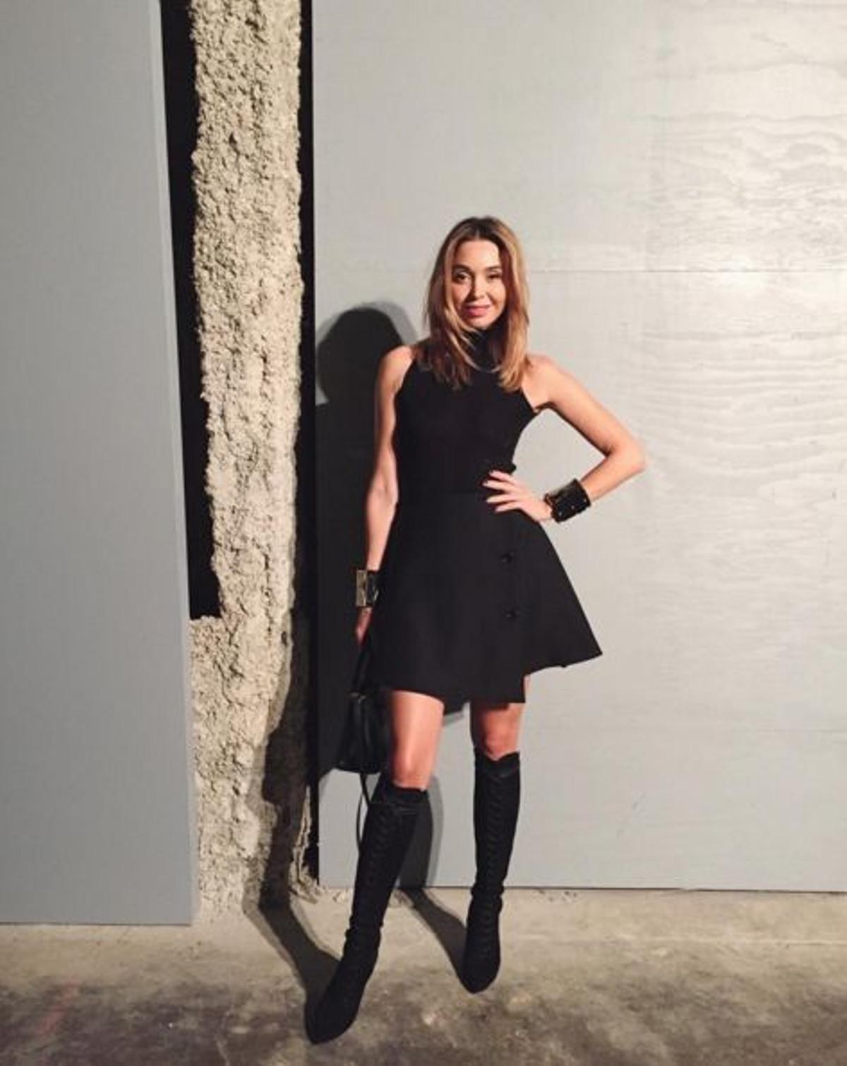 Minivestido + botas: Aleksandra Kirienko