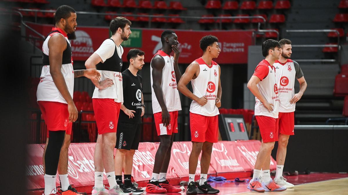 Soriano, Fernández, Traoré, Alías, Langarita y González, durante el entrenamiento de este martes.
