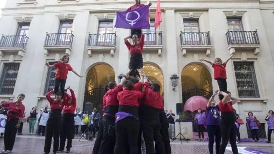 Protesta para reclamar la inversión del Pacto Estatal Contra la Violencia