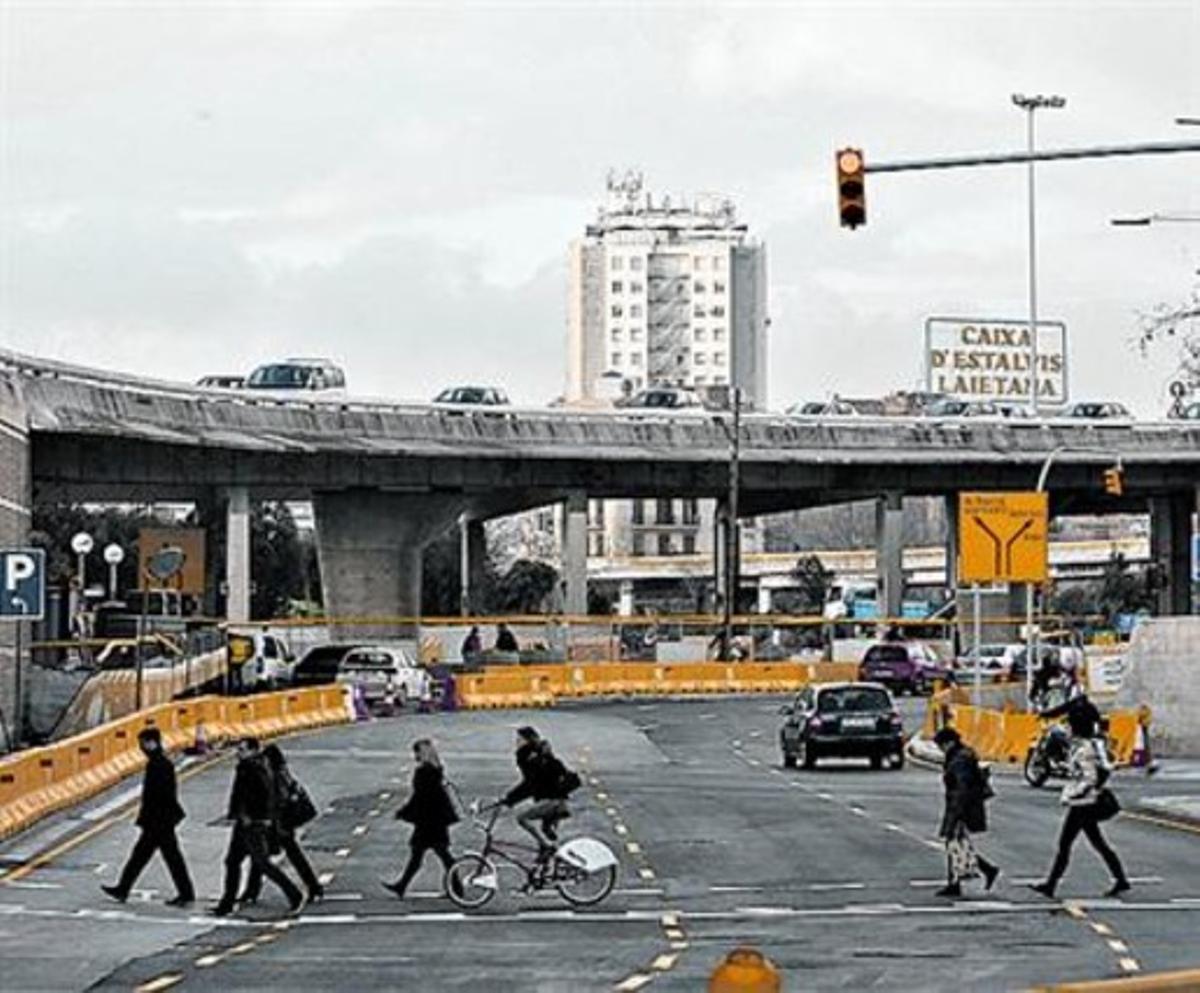 Glòries, ahir, amb la sortida pel tambor i l’entrada en superfície. Glòries, ahir, amb la sortida pel tambor i l’entrada en superfície.