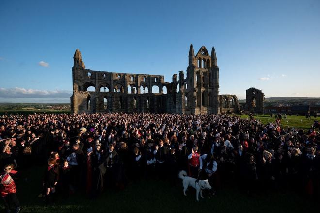 Reunión de vampiros en la Whitby Gothic Weekend