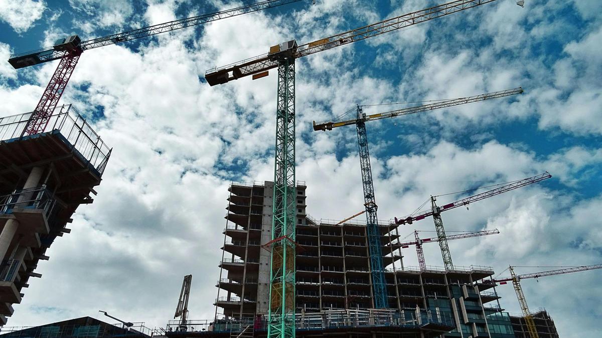 Imsgen de archivo de edificios en construcción
