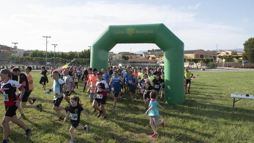 Capmany acull 150 participants en el debut de la Marxa del Porró