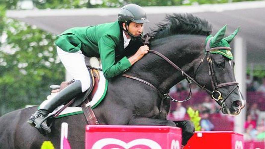 Khaled al Eid, con «Presley Boy», durante su participación en el CSIO de Gijón.