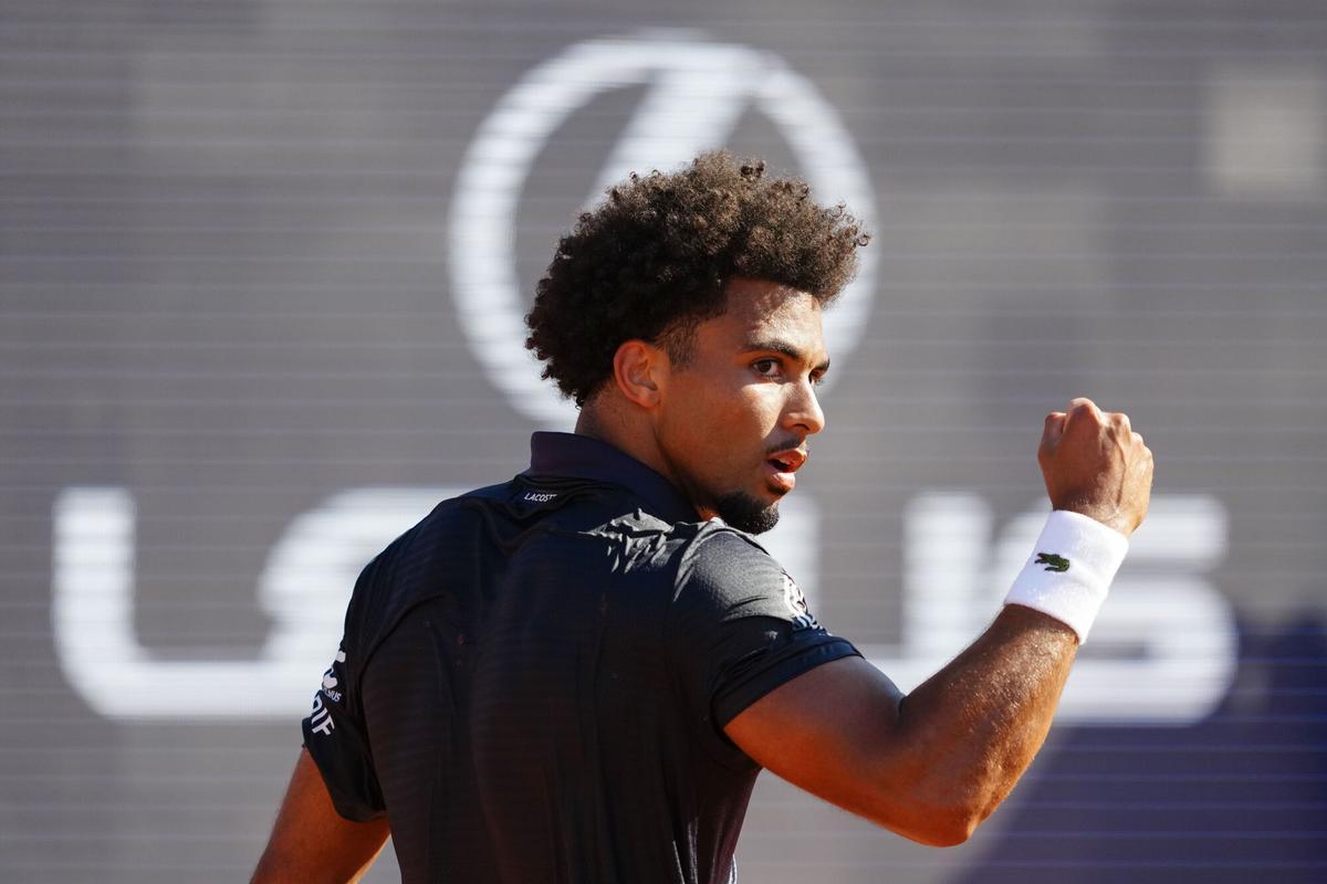 El tenista francés Arthur Fils en su partido ante el ruso Andrei Rublev, correspondiente a la final del Open Banc de Sabadell.