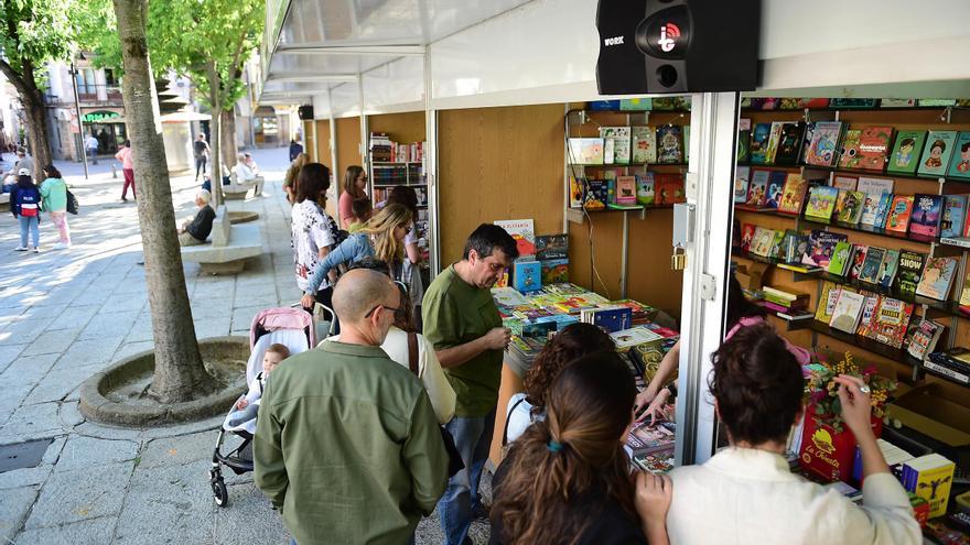 La feria del libro de Plasencia ofrece cuatro presentaciones, este viernes