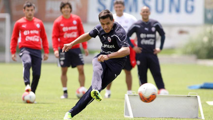 Alexis Sánchez en un entrenament amb la selecció xilena.