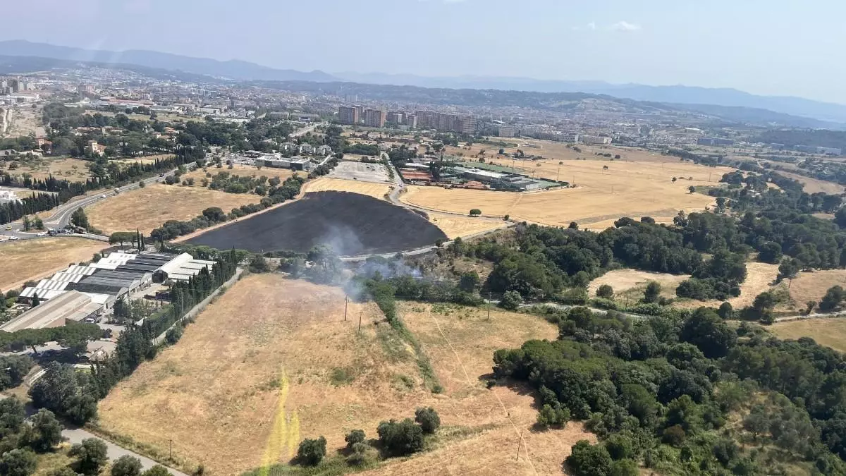 Un grave incendio en Terrassa amenaza las instalaciones del Club Egara