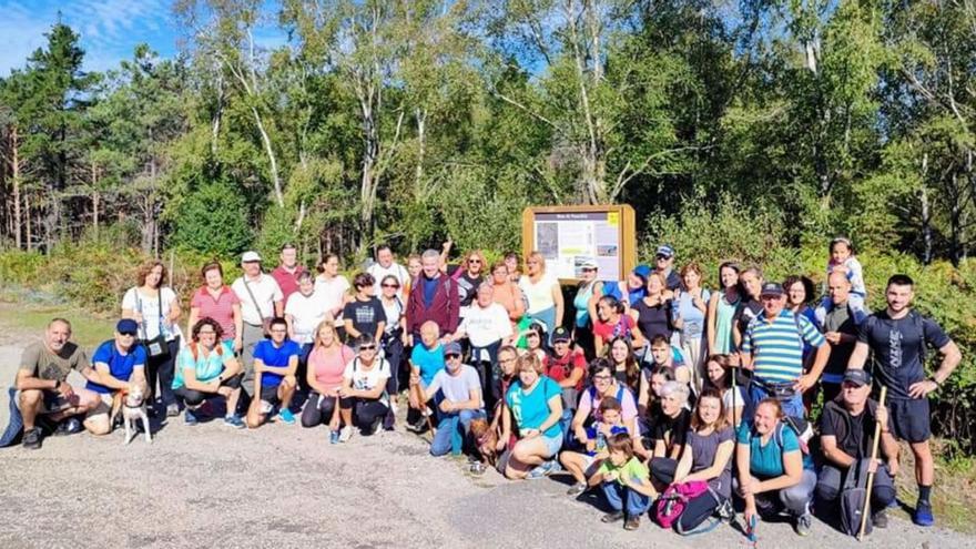 Participantes na ruta inaugural celebrada o pasado domingo.   | // D. P.