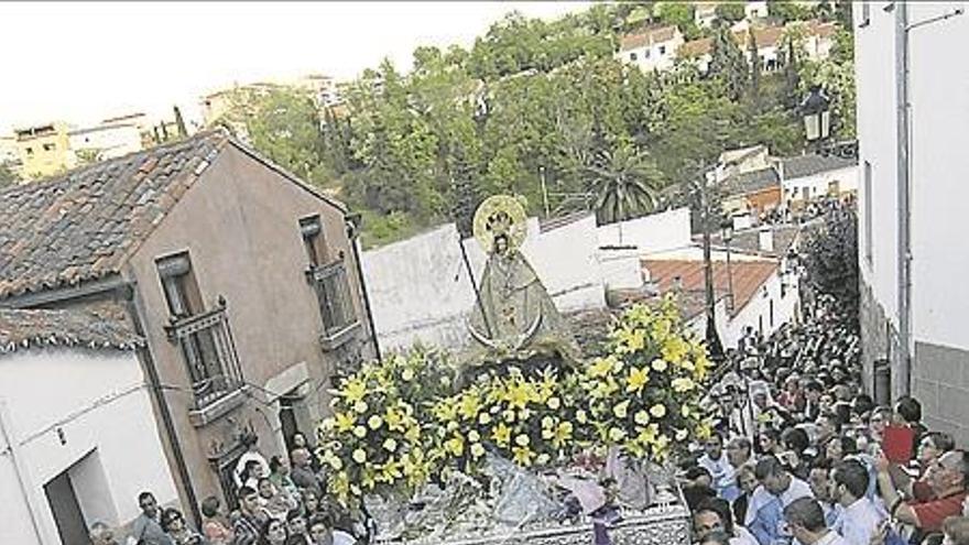 La bajada de la Virgen de la Montaña, el 26 de abril