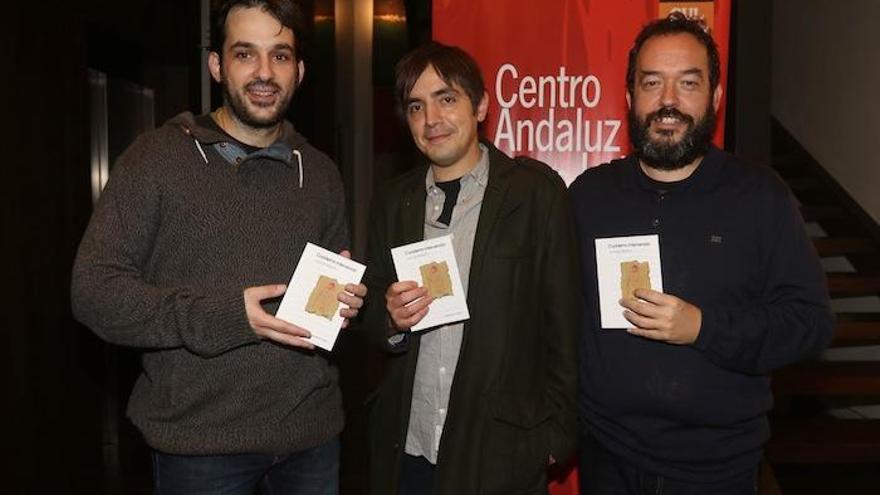 Martín Lucia, editor del libro, Lucas Martín y Pablo Bujalance.