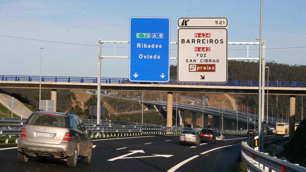 Autopista A-8 que comunica Asturias y Galicia.