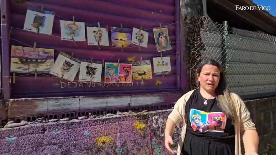 La artista Eva Casais transforma un muro en Vigo en una galería al aire libre abierta al intercambio creativo
