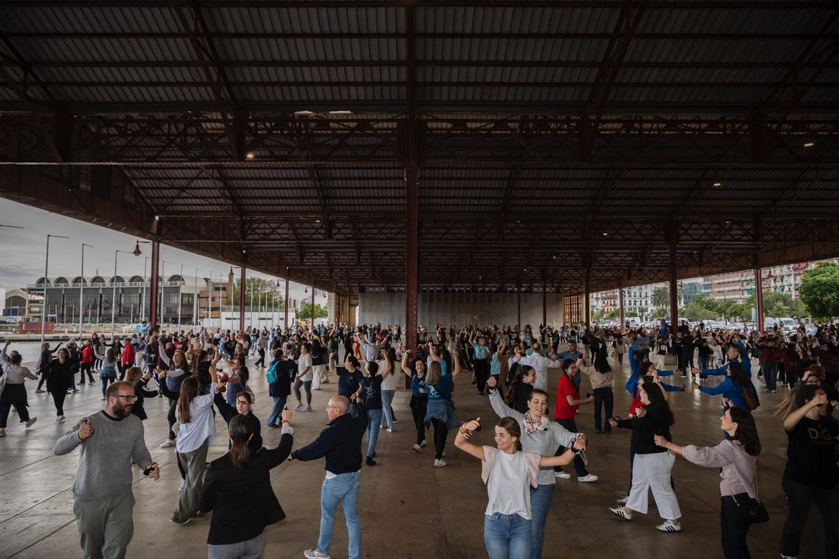 Ensayo general de la "Dansà de les Falles" 2026 (adultos)