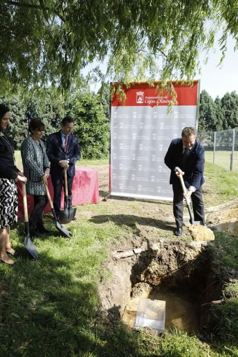 Colocación de la primera piedra del nuevo edificio de la incubadora de Impulsa