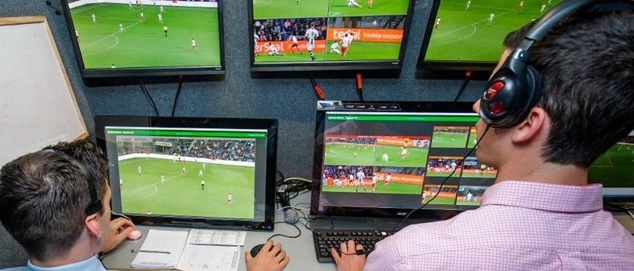 Sistema VAR de videoarbitraje.