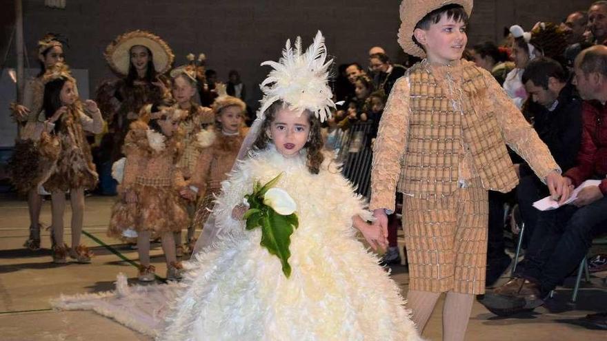 Ribadumia premia los mejores trajes infantiles de las fiestas de entroido -  Faro de Vigo