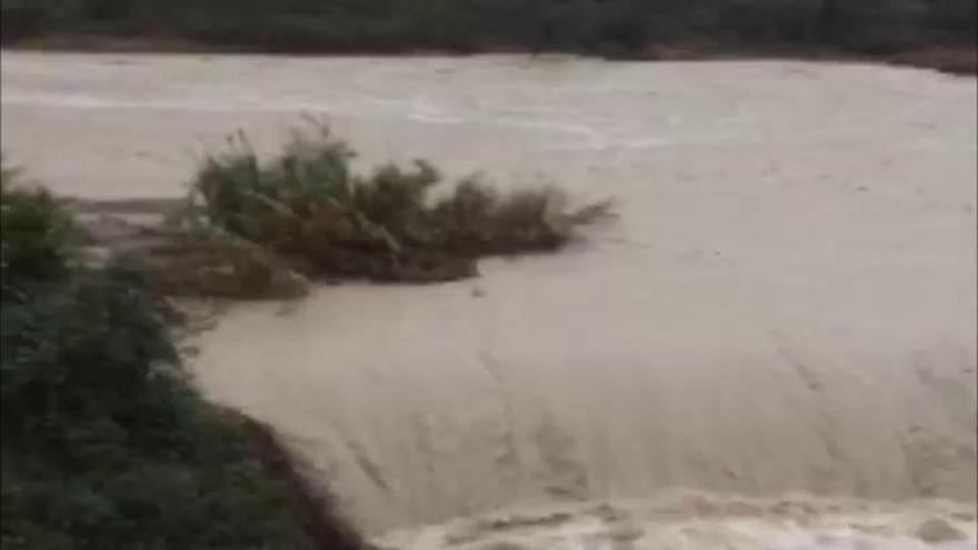 El desbordamiento del río Clariano obliga a evacuar a decenas de vecinos de Ontinyent