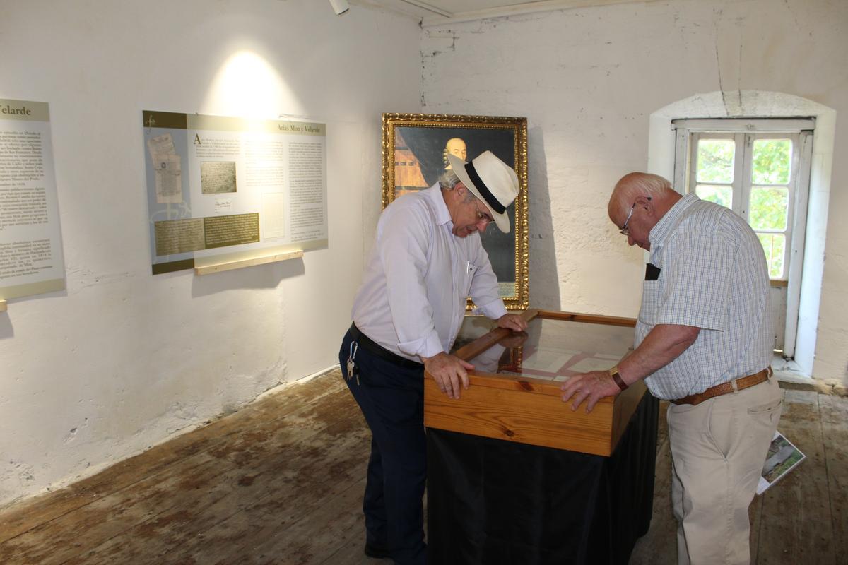 La exposición permanente con la historia de la Casa de Mon que se puede ver en el palacio.