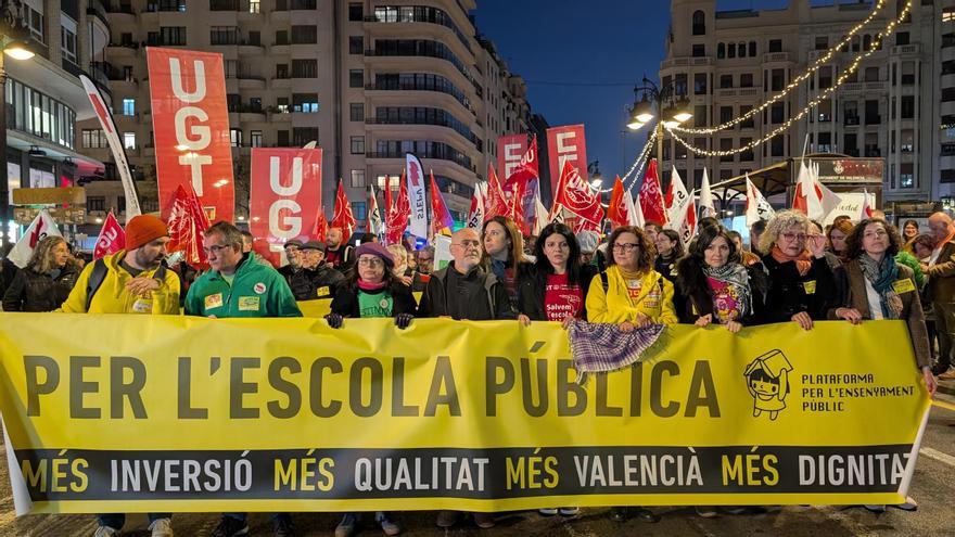Concentración de venezolanos en la plaza del Ayuntamiento