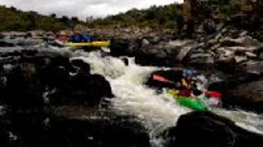 El descenso por el río Erjas reunirá a unos cien piragüistas