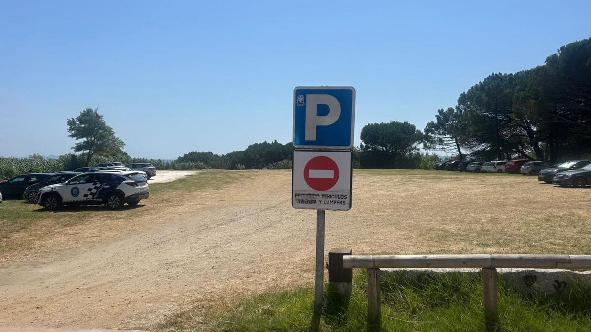 Explanada de Montalvo, con la señal que intentaron retirar.