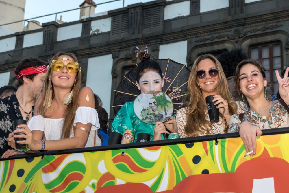 Carnavaleros en la Cabalgata