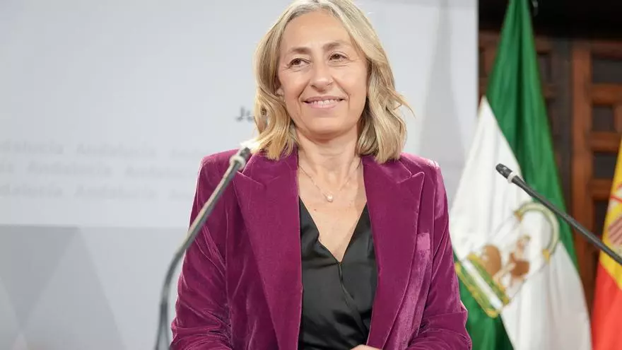 Rocío Hernández, consejera de Salud y Consumo, comenta la oferta de oposiciones del Servicio Andaluz de Salud