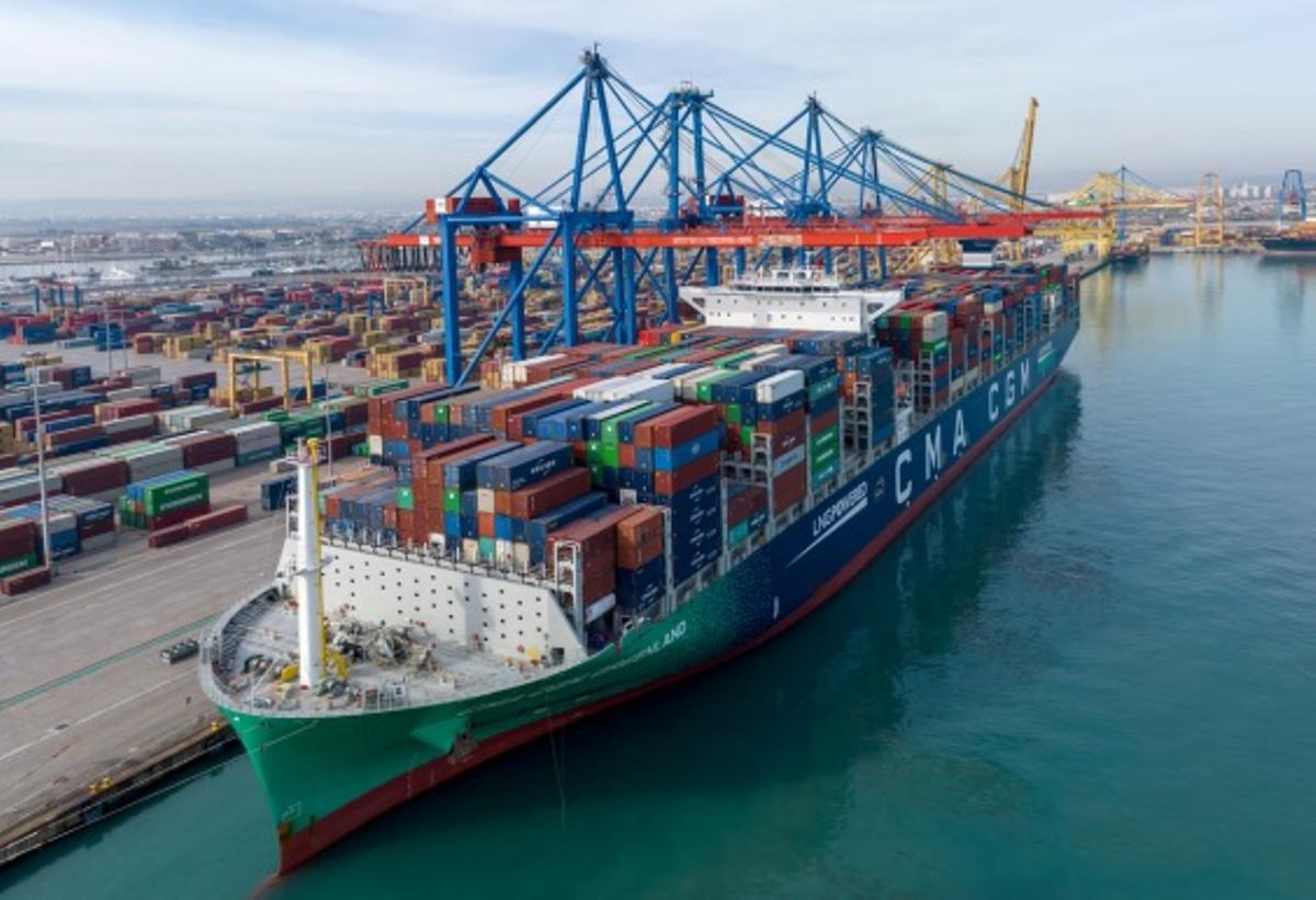 Terminal de Cosco en el puerto de Valencia
