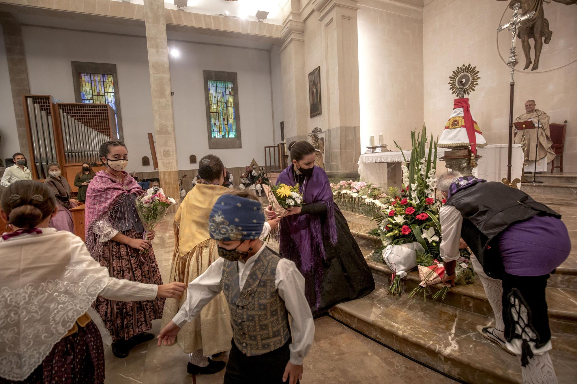 El Centro Aragonés de Mallorca celebra el Día del Pilar con una misa y una ofrenda de flores