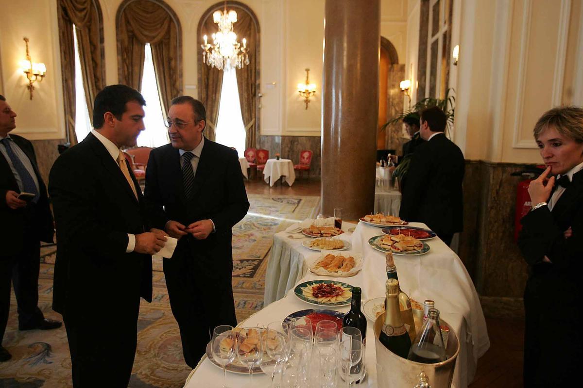 Laporta y Florentino durante una comida oficial en Madrid en el 2005.