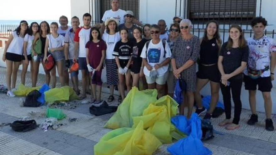 Recogida de plástico en  Pau Pi de Oliva