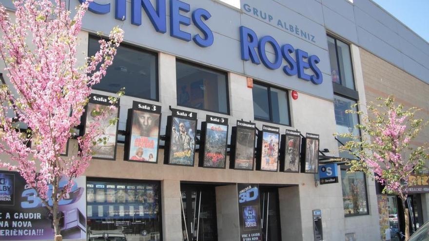 Façana dels cinemes de Roses