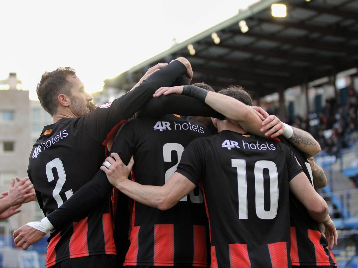 El Reus quiere consolidarse en el liderato