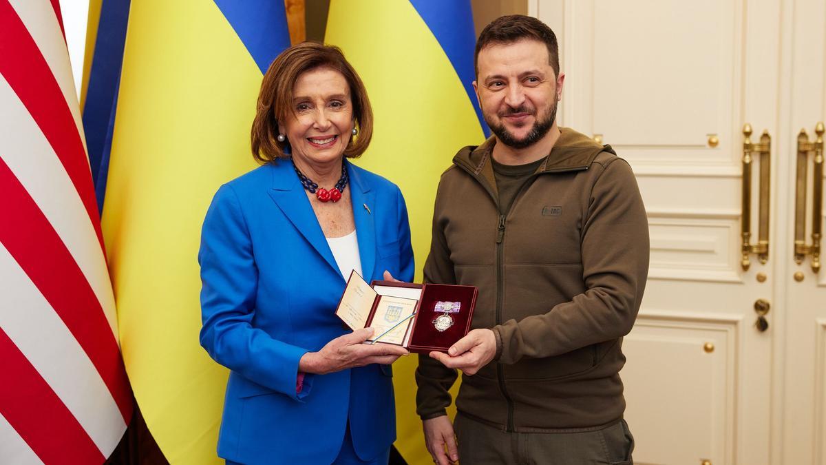 Visita no anunciada de Nancy Pelosi a Zelenski