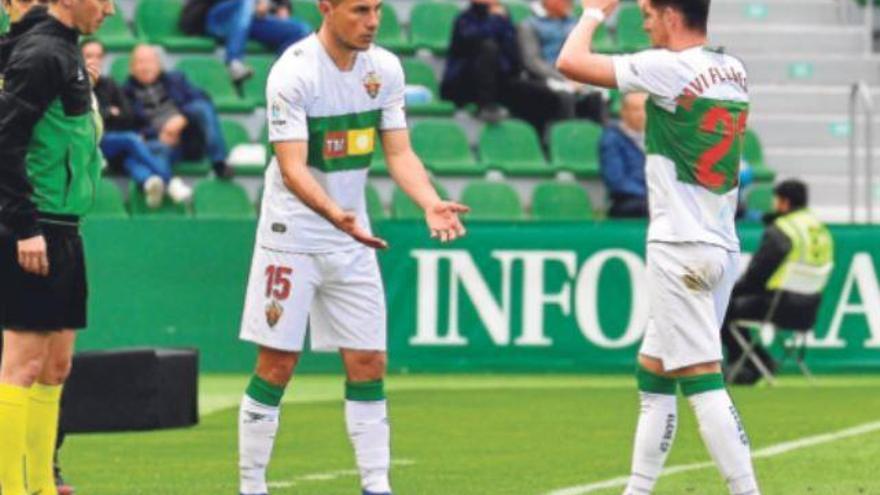 Karim, en el momento de sustituir a Javi Flores frente al Alcorcón.