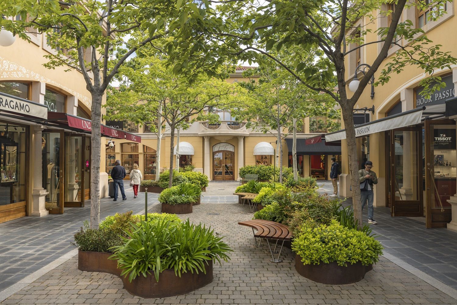 Una de las entradas a Las Rozas Village.