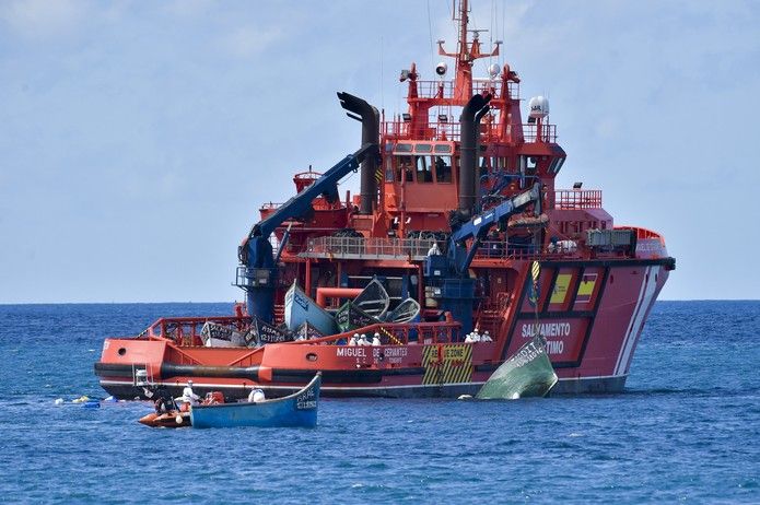 Llegada de inmigrantes al muelle de Arguineguín