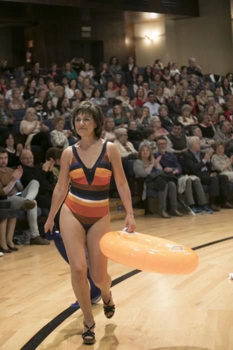 Desfile en el Auditorio de mujeres afectadas por cáncer de mama