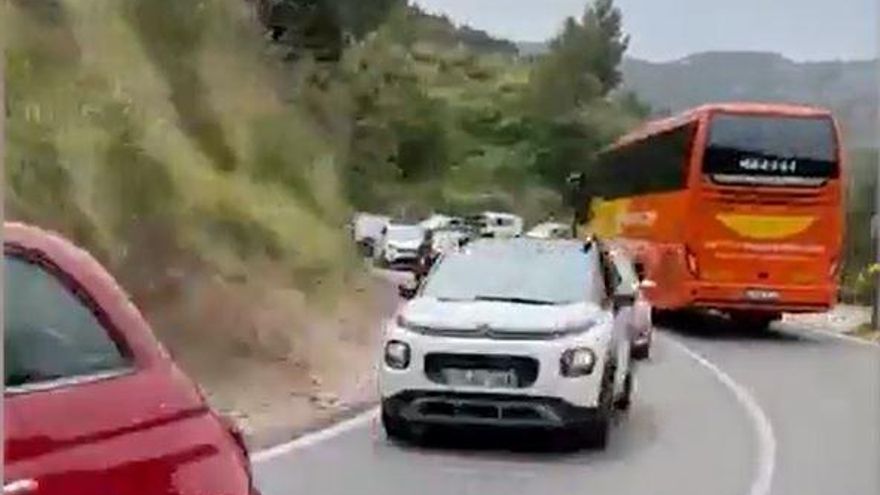 Verkehrschaos auf Valldemossa-Landstraße Anfang Mai: &quot;Will nicht daran denken, wie es im August aussieht&quot;