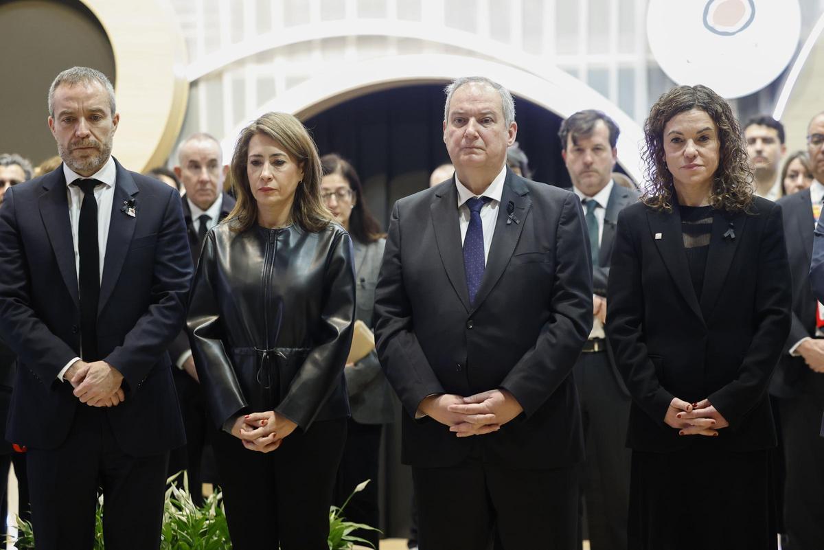 Minuto de silencio en Fitur por las víctimas de Adamuz.