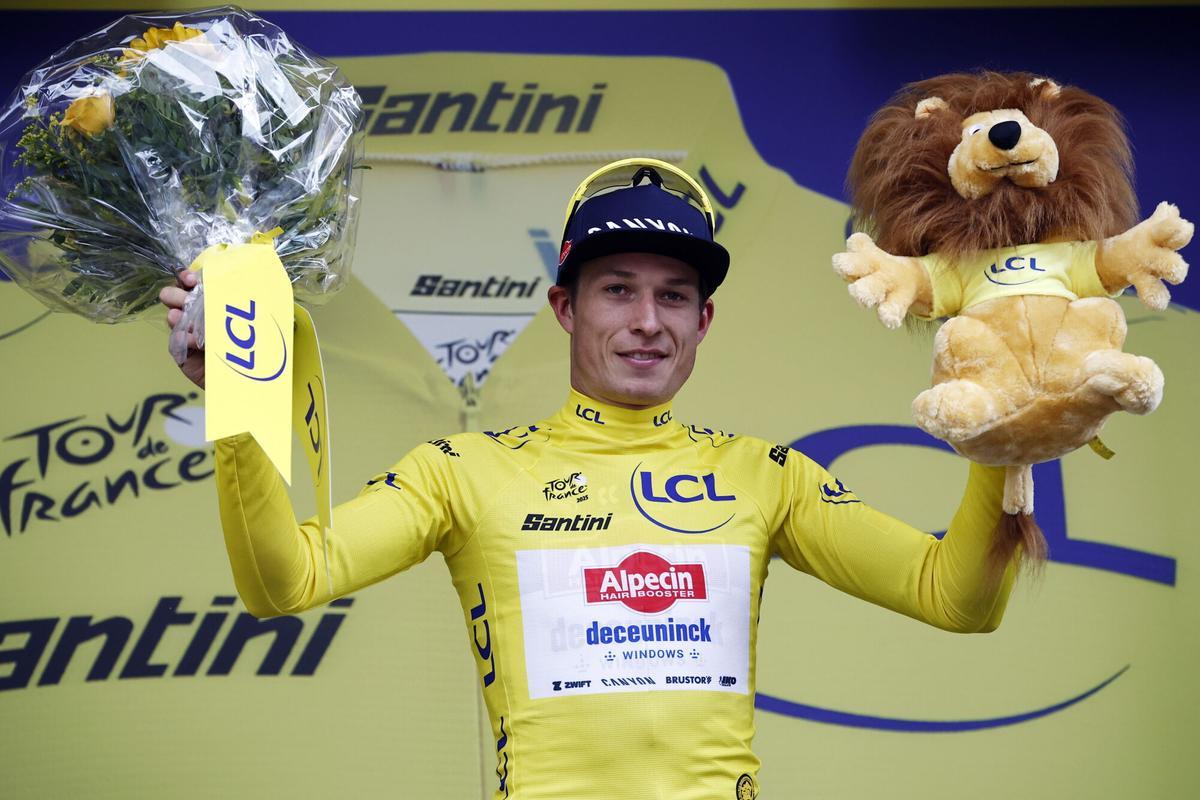 Jasper Philipsen, con el maillot amarillo tras la primera etapa del Tour