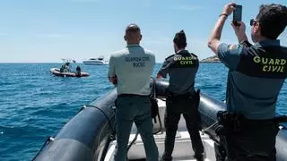 Actuación conjunta de Policía de Ibiza y Guardia Civil contra los fondeos ilegales en Talamanca