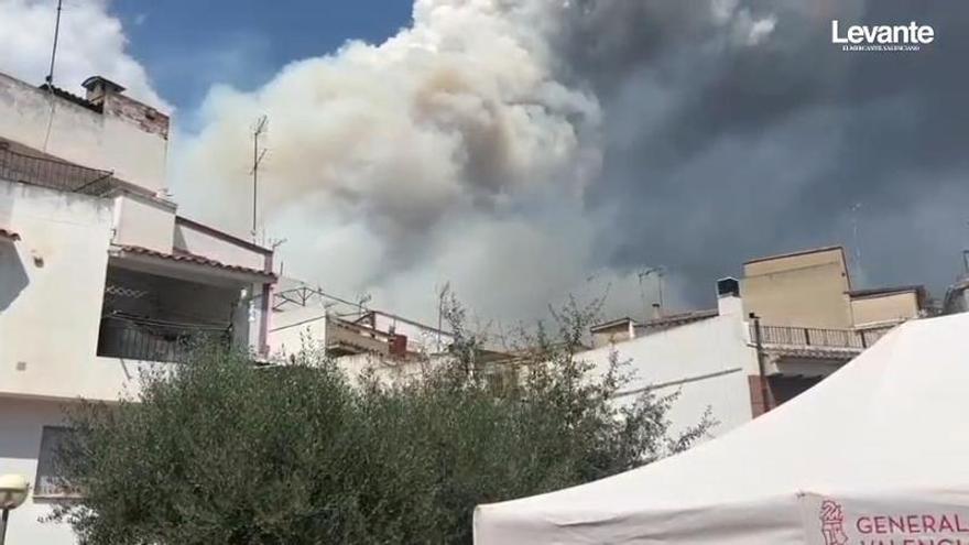 Incendio forestal en la Serra de la Calderona visto desde Gátova
