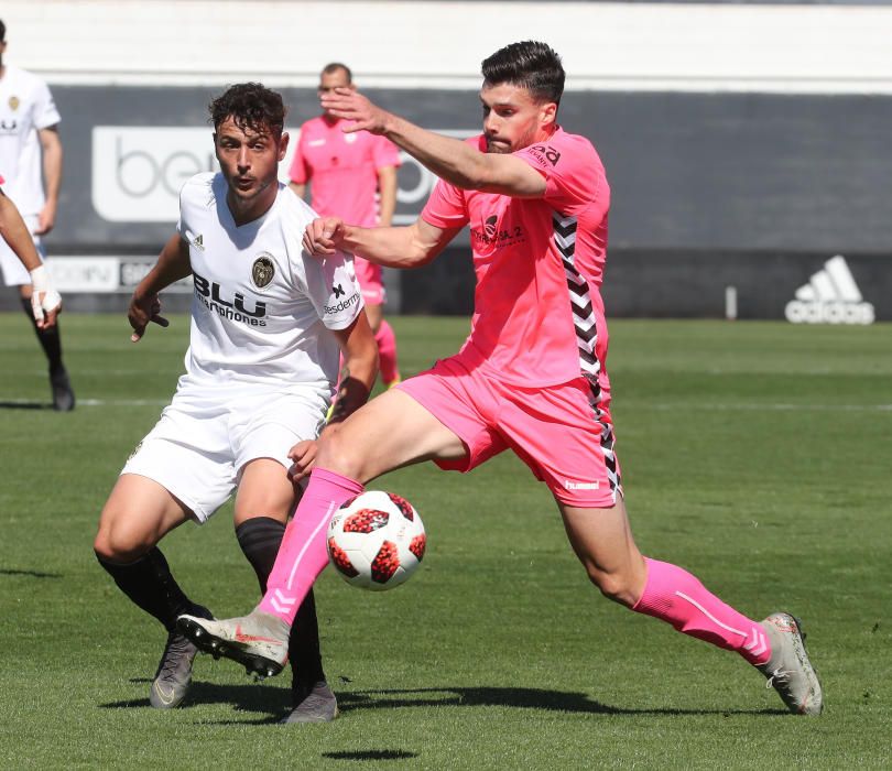 Valiosa victoria del Valencia CF Mestalla